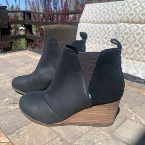 Toms Black Ankle Boots with Brown Wedge